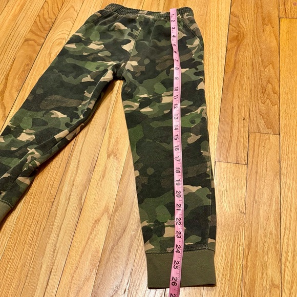 ✨ NIKE ✨ Little Boy’s Camo Set Joggers And Zip Up Hoodie Sweatshirt Sz M 5-6yrs - Picture 6 of 10